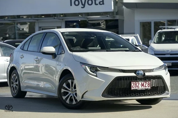 2020 Toyota Corolla Sedan Hybrid SX image 1