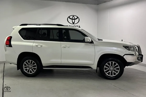 2019 Toyota Prado Kakadu image 4