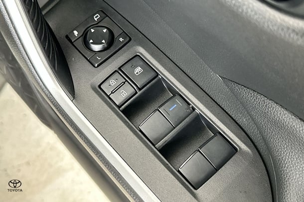 2020 Toyota Rav4 Hybrid GX-2WD image 14