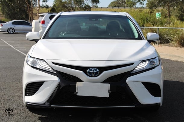 2019 Toyota Camry Hybrid SL image 6