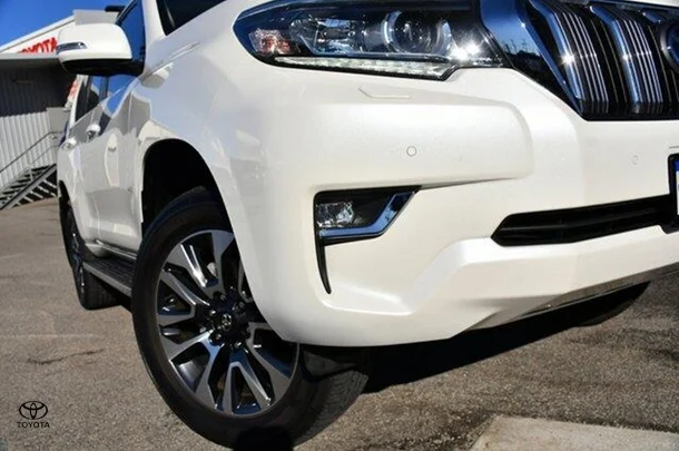 2021 Toyota Prado VX image 2