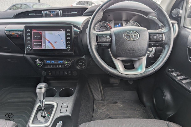 2022 Toyota Hilux SR5 image 18