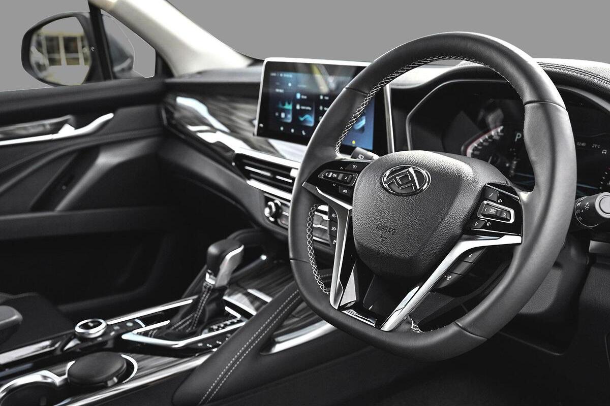 2024 LDV D90 Executive Auto 4x4 image 5