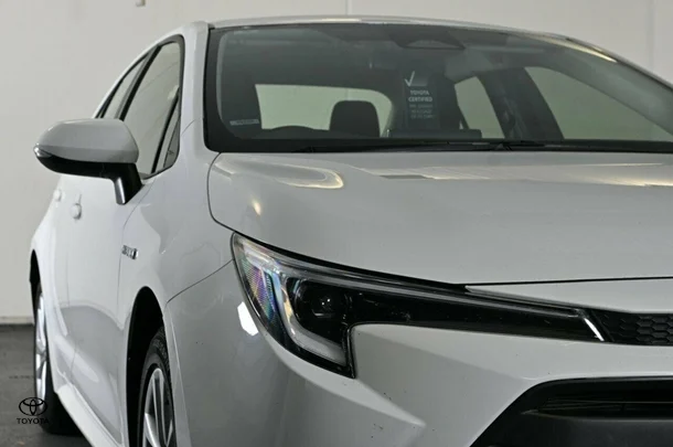 2023 Toyota Corolla Sedan Hybrid Ascent Sport image 4