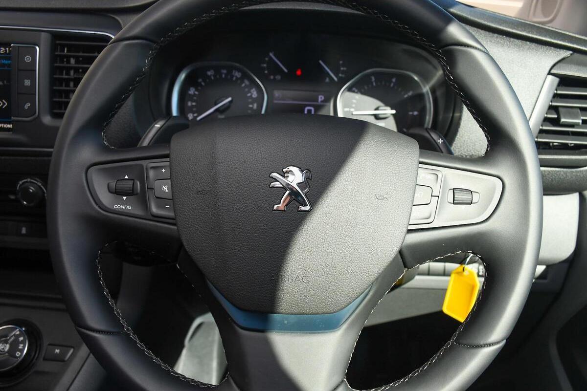 2024 Peugeot Expert Pro Long Auto image 16