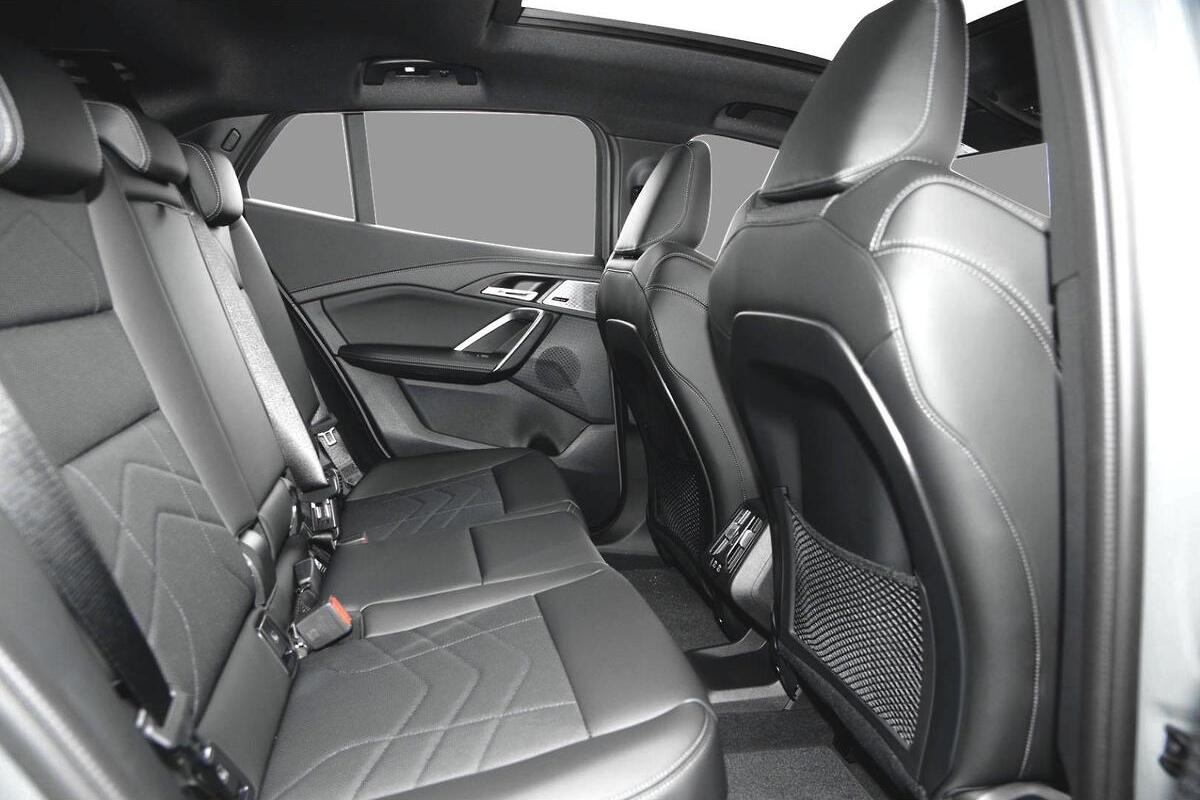 2025 BMW iX2 eDrive20 M Sport U10 Auto image 5