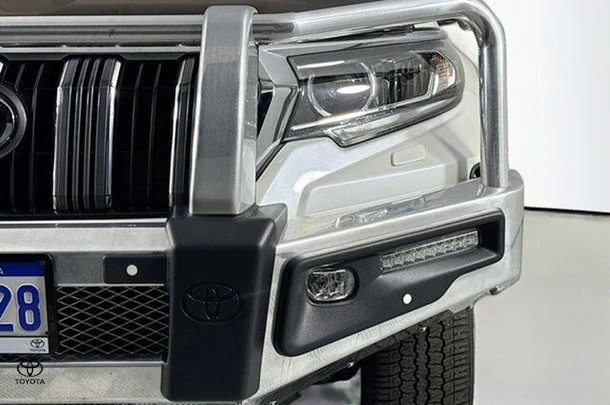 2022 Toyota Prado VX image 3