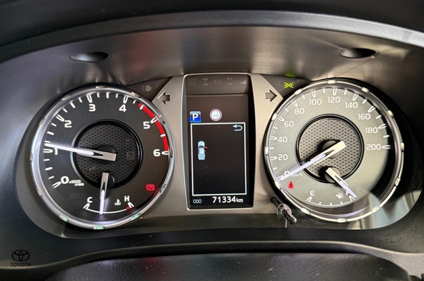 2021 Toyota HILUX SR5 image 26