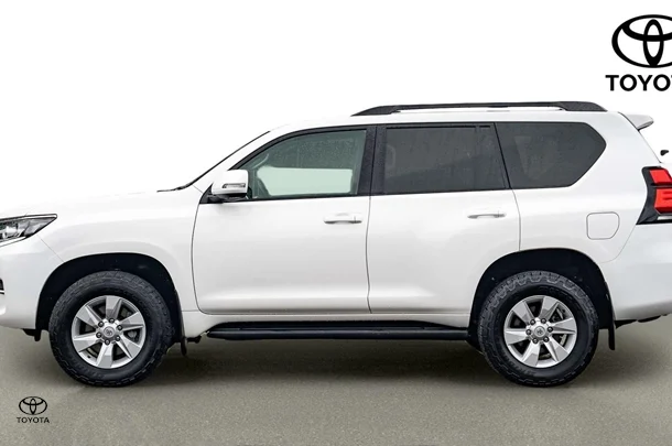 2022 Toyota PRADO GXL image 4