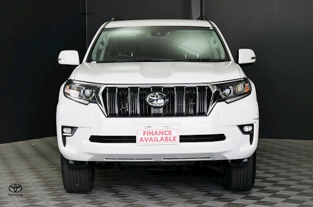 2023 Toyota Prado GXL image 2