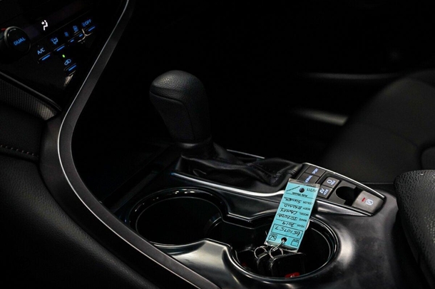 2019 Toyota Camry Hybrid Ascent image 26