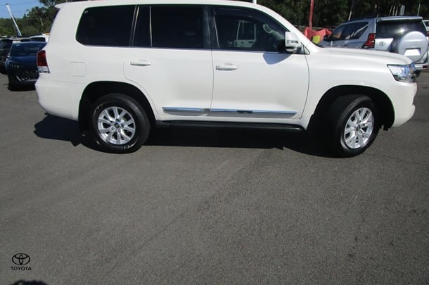 2018 Toyota Landcruiser Sahara image 5