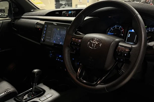 2022 Toyota Hilux 4x4 Rugged X image 14
