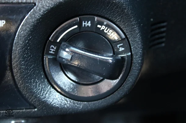 2023 Toyota Hilux 4x4 SR5 image 29