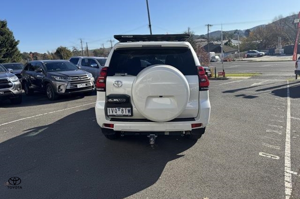 2022 Toyota Prado GXL image 6