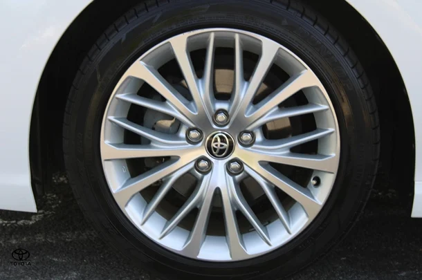 2019 Toyota Camry Hybrid SL image 39