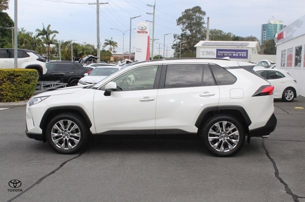 2020 Toyota RAV4 Cruiser 2WD image 4