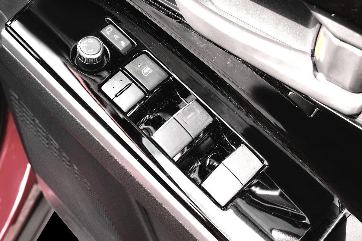 2024 Toyota bZ4X Auto 2WD image 17