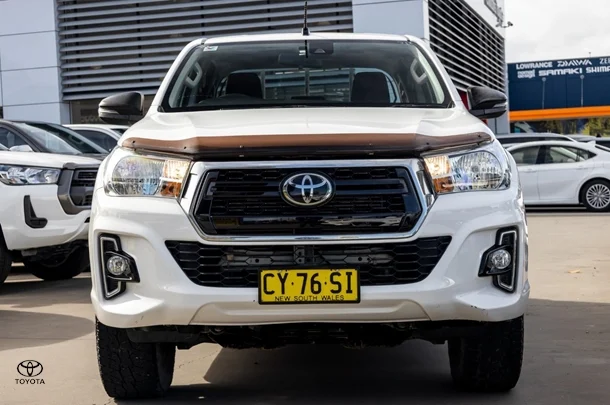 2020 Toyota HILUX SR image 4