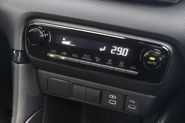 2024 Toyota Yaris HB Hybrid Ascent Sport image 19