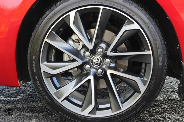 2023 Toyota Corolla Hatch Hybrid ZR image 15