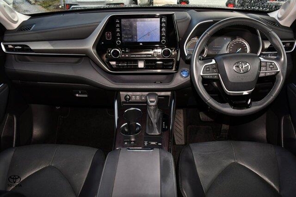 2022 Toyota Kluger Hybrid Grande image 6