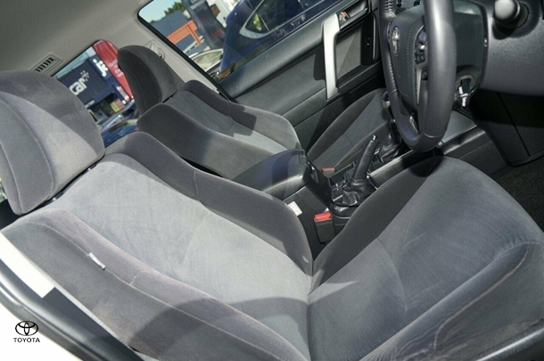 2021 Toyota Prado GXL image 21