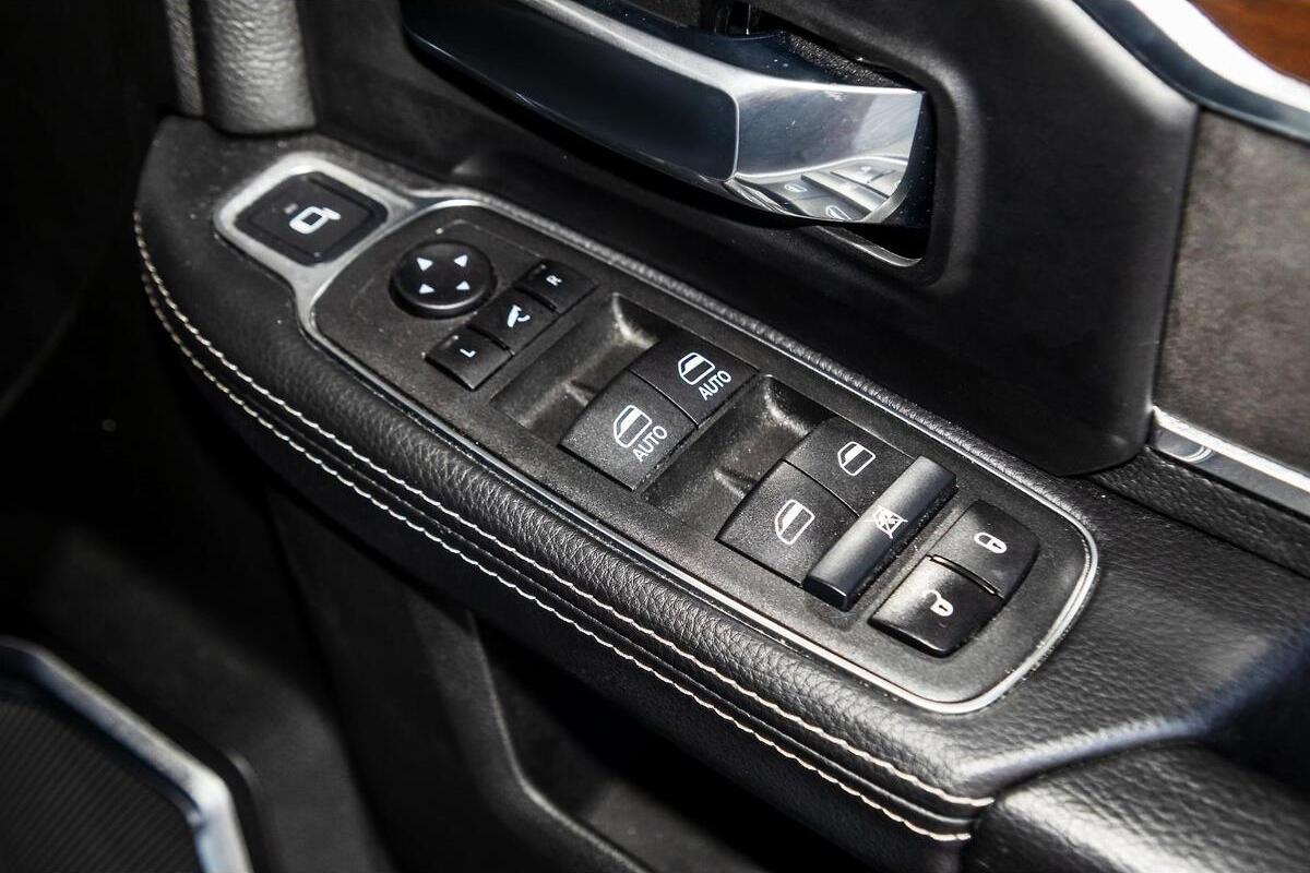 2024 RAM 2500 Laramie Auto 4x4 MY24 image 19