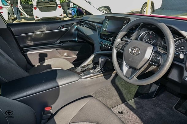 2021 Toyota Camry Ascent image 6