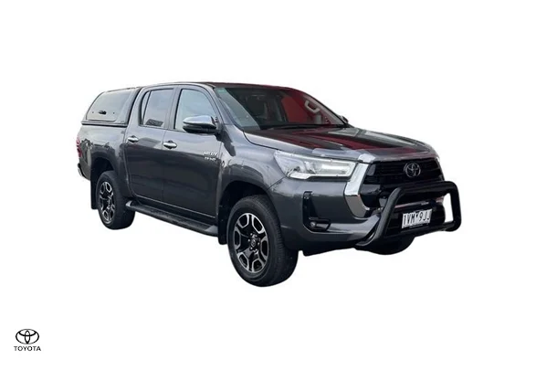 2022 Toyota Hilux SR5 image 1
