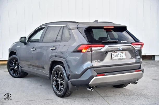 2024 Toyota RAV4 Hybrid Cruiser 2WD image 3