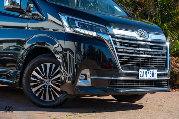 2024 TOYOTA Granvia VX image 14