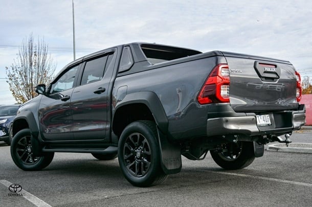 2023 Toyota Hilux 4x4 Rogue image 2