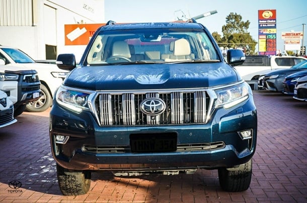 2022 Toyota Prado VX image 3