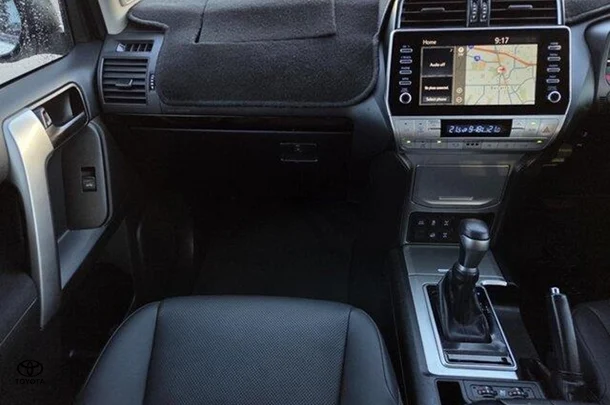 2021 Toyota Prado GXL image 17