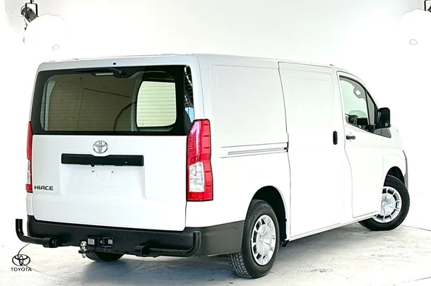 2021 Toyota Hiace LWB image 10