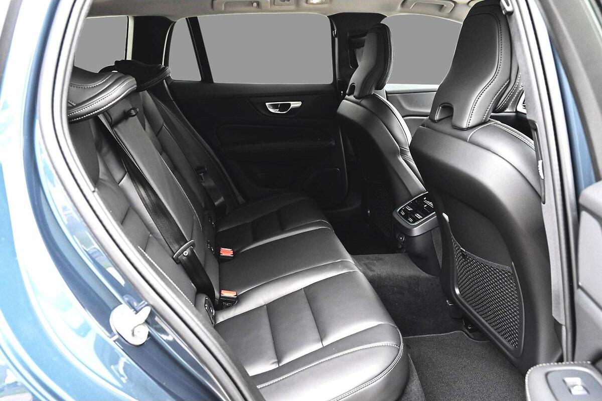 2024 Volvo V60 Cross Country Ultra B5 Bright Auto AWD MY25 image 7