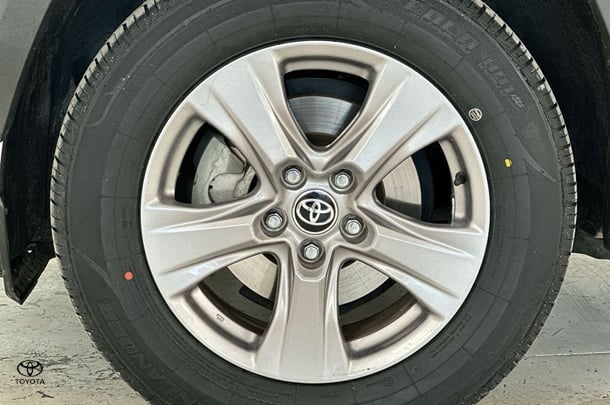 2023 Toyota Rav4 Hybrid GX-2WD image 11