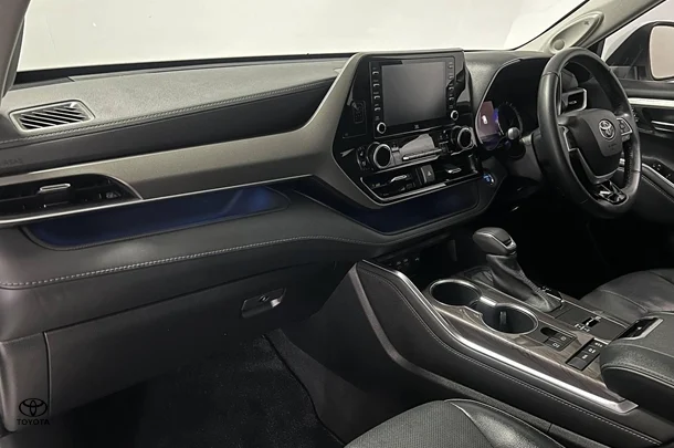 2021 Toyota Kluger Hybrid AWD GRANDE image 14