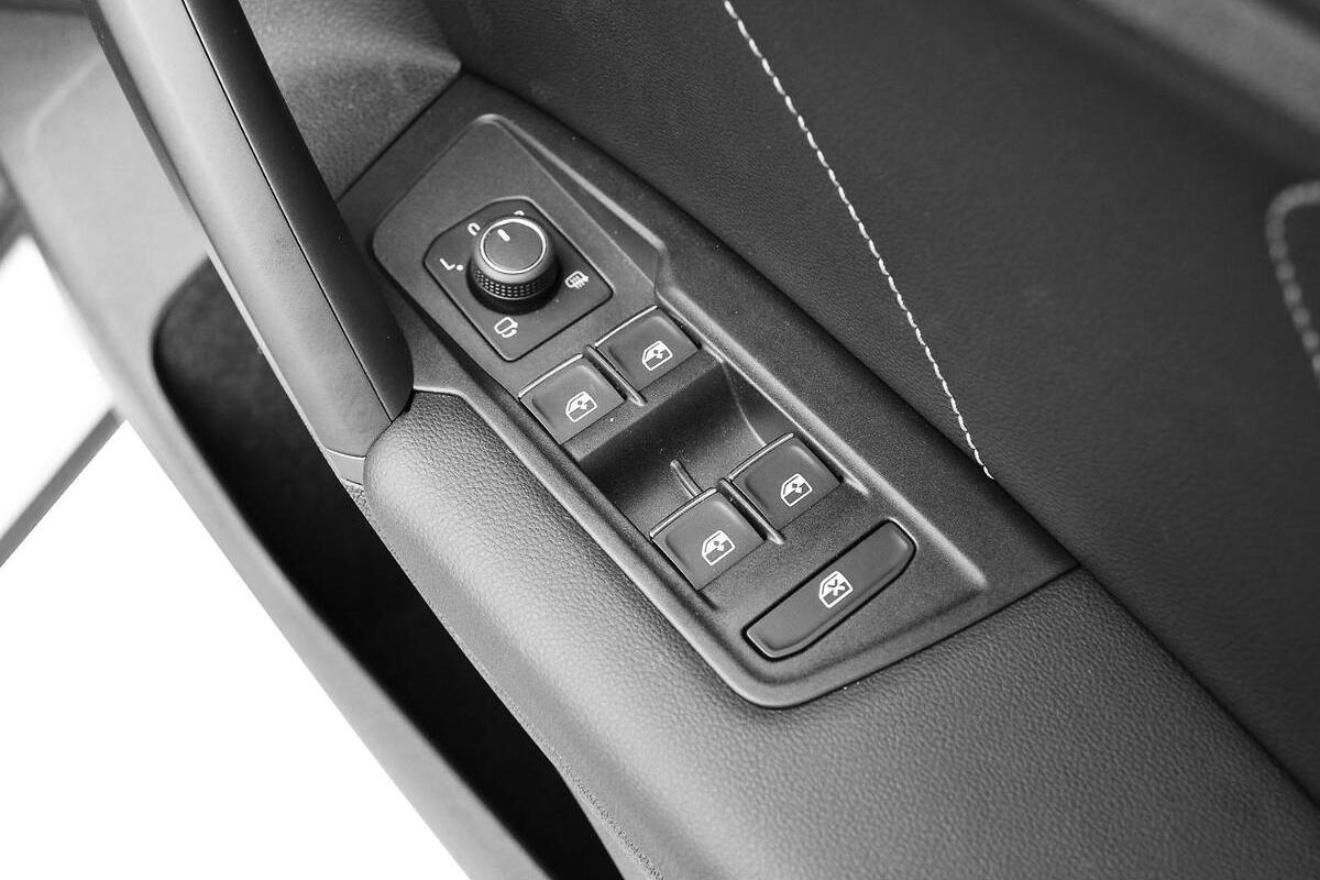 2024 Volkswagen Tiguan 162TSI R-Line 5N Auto 4MOTION MY24 image 19