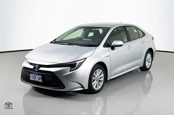 2023 Toyota Corolla Sedan Hybrid Ascent Sport image 4