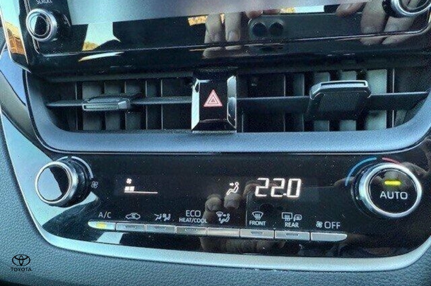 2021 Toyota Corolla Sedan Hybrid Ascent Sport image 21