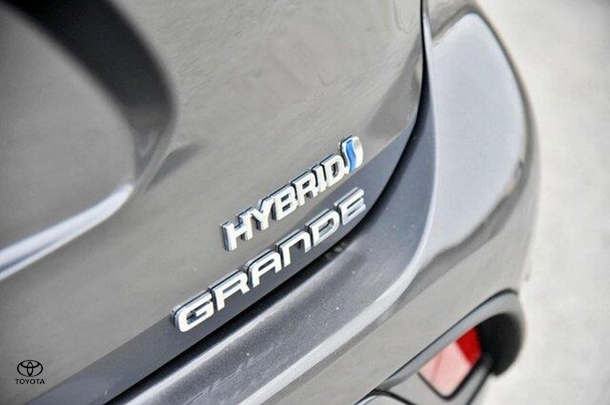 2023 Toyota Kluger Hybrid AWD GRANDE image 9