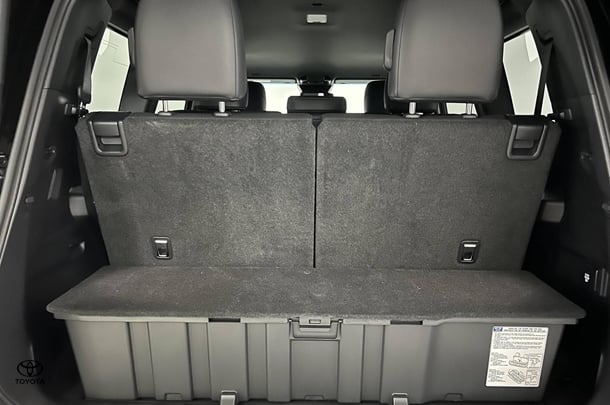 2025 Toyota Prado GXL image 13