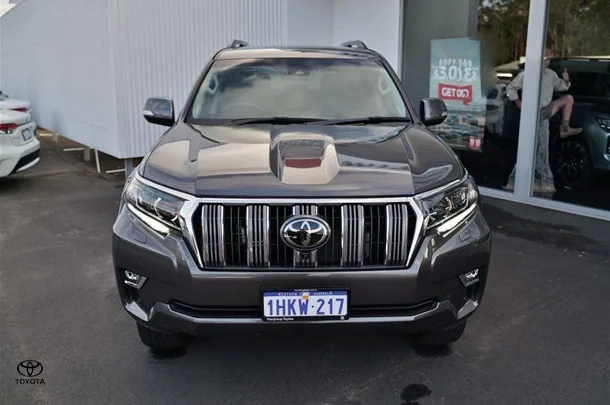 2021 Toyota Prado VX image 4