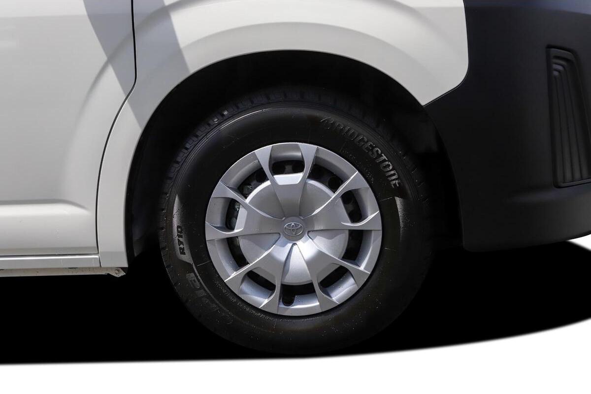 2024 Toyota Hiace Super LWB Auto image 9