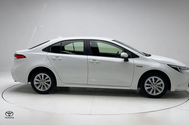 2024 Toyota Corolla Sedan Hybrid Ascent Sport image 4