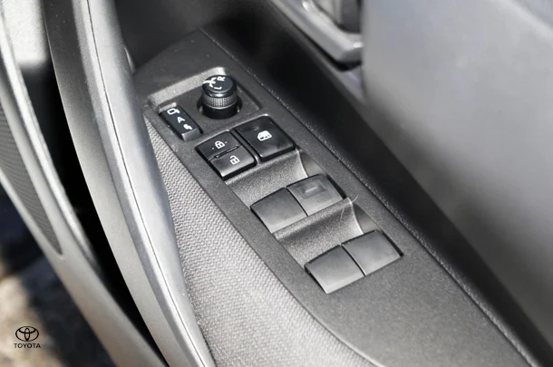 2024 Toyota Corolla Hatch Hybrid Ascent Sport image 18