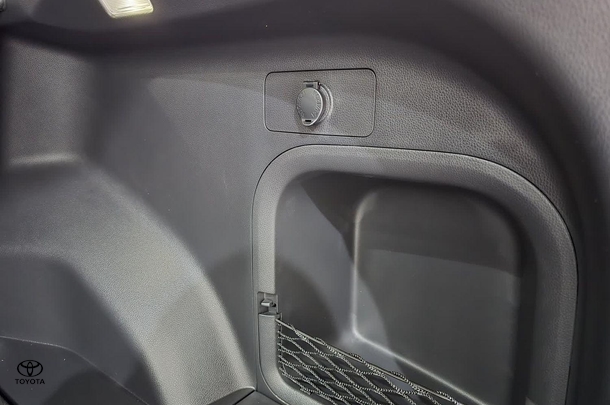 2024 Toyota RAV4 Hybrid Cruiser-AWD image 33