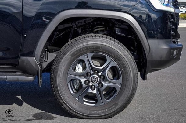 2021 Toyota Landcruiser GR-S image 13
